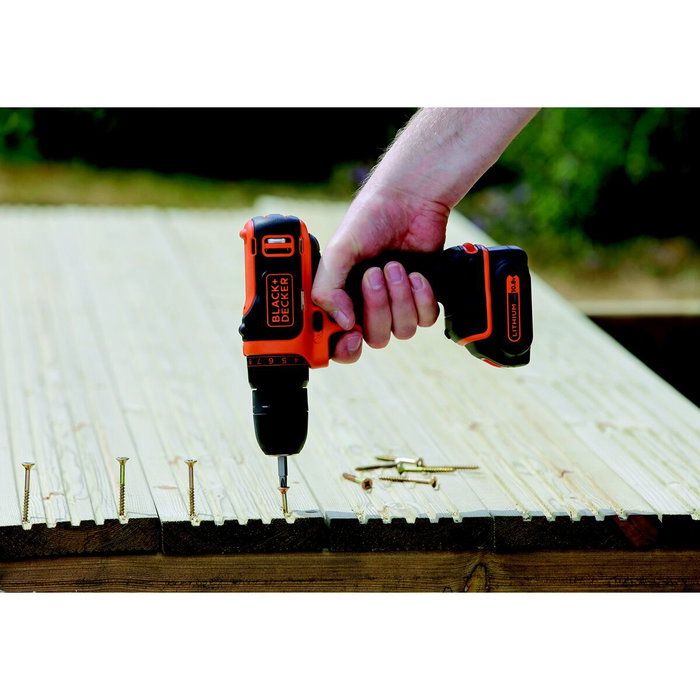 Black + Decker Destornillador inalámbrico con 2 baterías y caja de 10.8 V