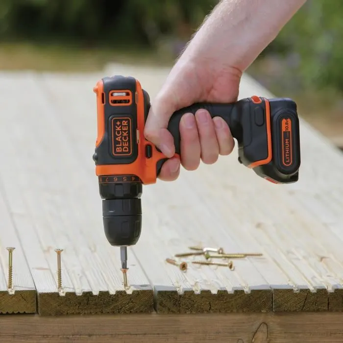 BLACK & DECKER Destornillador Inalámbrico 10.8 V con 2 Baterías y Caja
