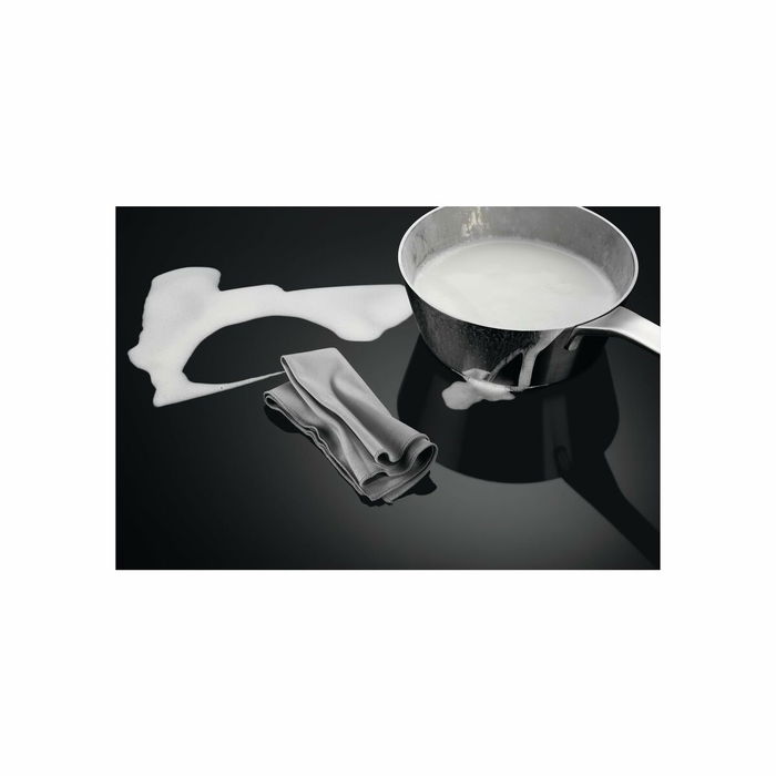 Placa de Inducción Electrolux TCH74B01FB 71 cm 3200 W 7350 W