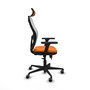 Silla de oficina Jorquera con mecanismo Sincro/Traslack tapizada con Similpiel color Naranja y malla color Blanco. Equipada con lumbar 1D, Brazos 3D, Cabecero 2D y Ruedas 65 mm parqué