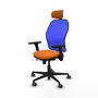 Silla de oficina Jorquera con mecanismo Sincro/Traslack tapizada con Similpiel color Naranja y malla color Azul. Equipada con lumbar 1D, Brazos 3D, Cabecero 2D y Ruedas 65 mm parqué