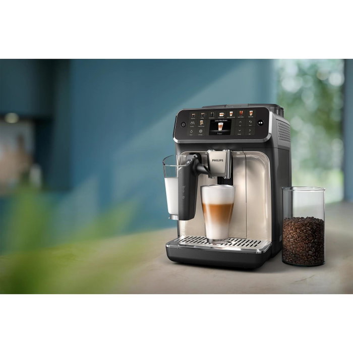 Philips Serie 5500 EP5547/90 Cafetera Espresso Automática con LatteGo, Gris