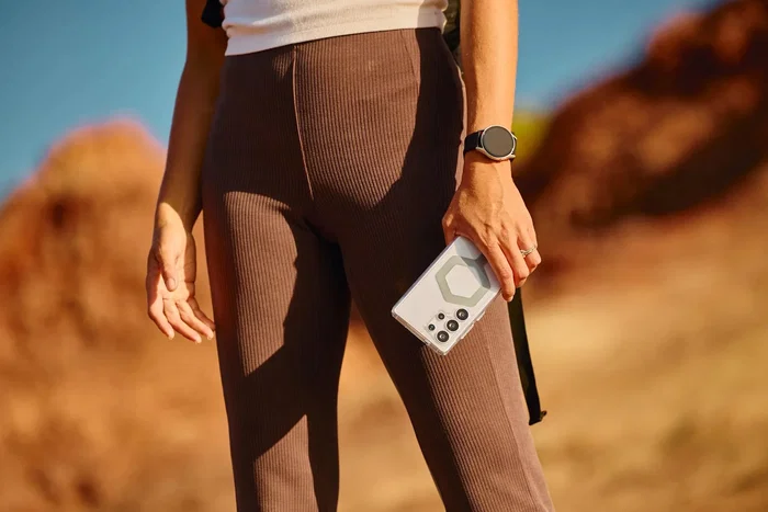 Urban Armor Gear Funda Plyo Pro para Samsung Galaxy S25 Plus, Transparente Plata, TPU, Resistente a Golpes y Compatible con MagSafe
