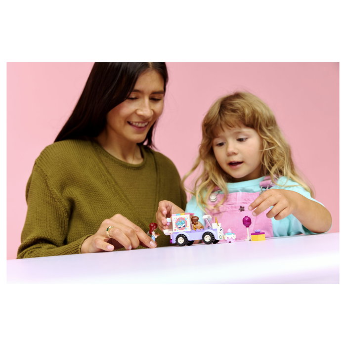 LEGO Friends Coche-Unicornio de Reparto de Pasteles 42675