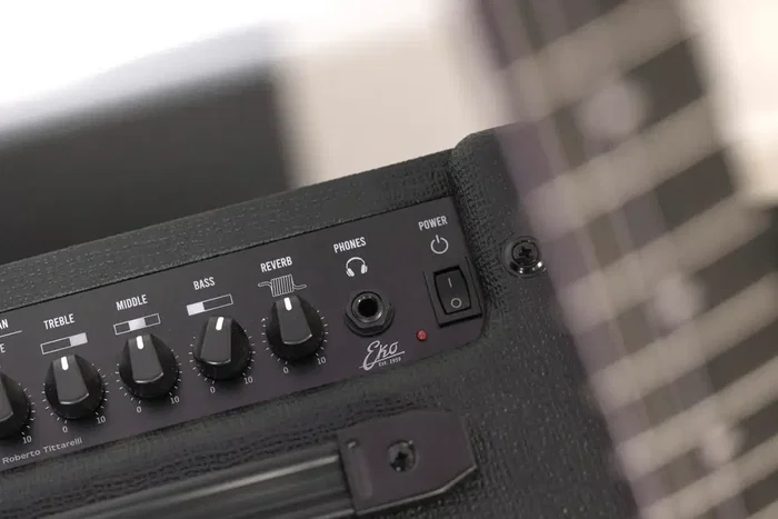 EKO Amplificador Guitarra Eléctrica Combo G-BS25 25W Negro, 1 Altavoz 10", 2 Canales (Clean/Drive), Reverb, Loop Efectos, Entrada Auriculares