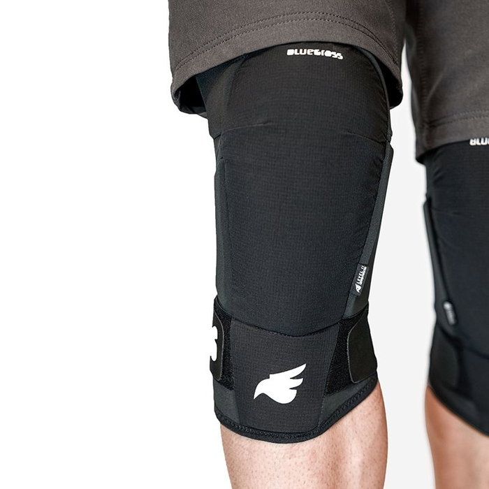 Bluegrass 3Straps Rodillera MTB Protección Nivel 2 Sas-Tec Ajuste 3 Correas Velcro Transpirable