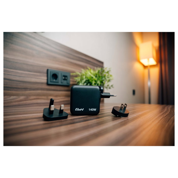 Verbatim Mini GaN Charger 140W con Pantalla y 4 Puertos
