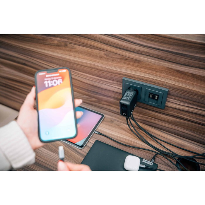 Verbatim Mini GaN Charger 140W con Pantalla, 3xUSB-C y 1xUSB-A, Negro Verbatim Mini GaN Charger 140W con Pantalla, 3xUSB-C y 1xUSB-A, Negro