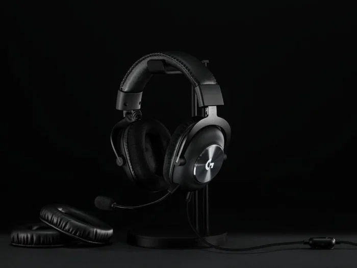 Auriculares con Micrófono Logitech 991-000358 Negro Auriculares con Micrófono Logitech 991-000358 Negro