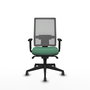Silla de oficina Horna con mecanismo Sincro tapizada con Tela color Verde esmeralda y malla color Gris. Equipada con lumbar 1D, Brazos 1D y Ruedas 65 mm parqué