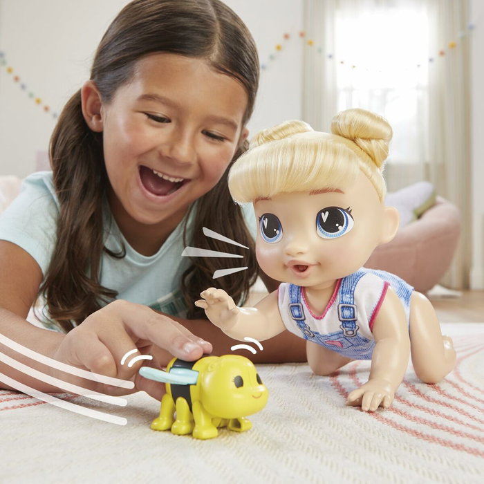 Baby Alive Harper Hugs Crawling, muñeca electrónica de 27 cm con cabello rubio