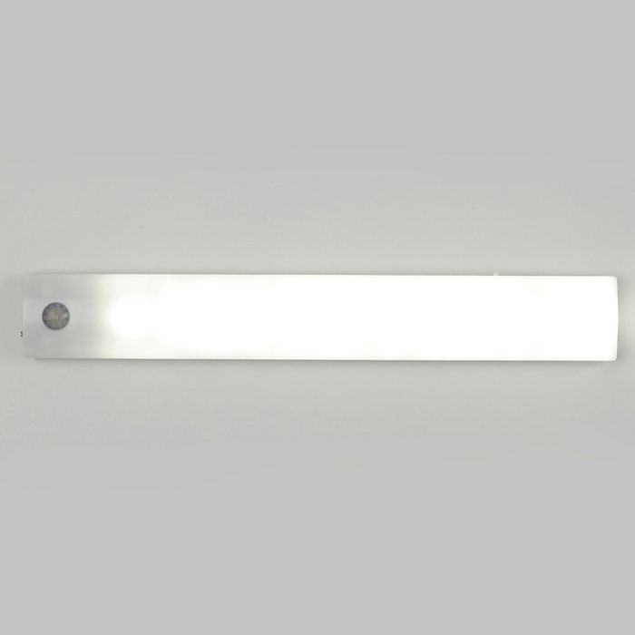 Je cherche une Idee Lámpara 12 LED con Sensor de Movimiento
