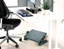 Q-connect Reposapiés de plástico ajustable