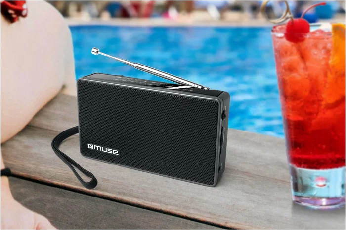 Muse M-030 R Radio Portátil Analógica Negro