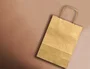 Q-connect Bolsa Papel Kraft Oro L con Asa Retorcida 320x400x140 mm Paquete 25 Unidades