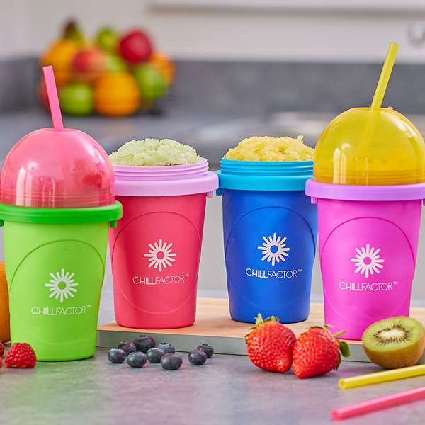 Bandai Maquina de Granizar Chillfactor (Congela, Aprieta y Disfruta) 10.5x10.5x18.8cm - Modelos Surtidos