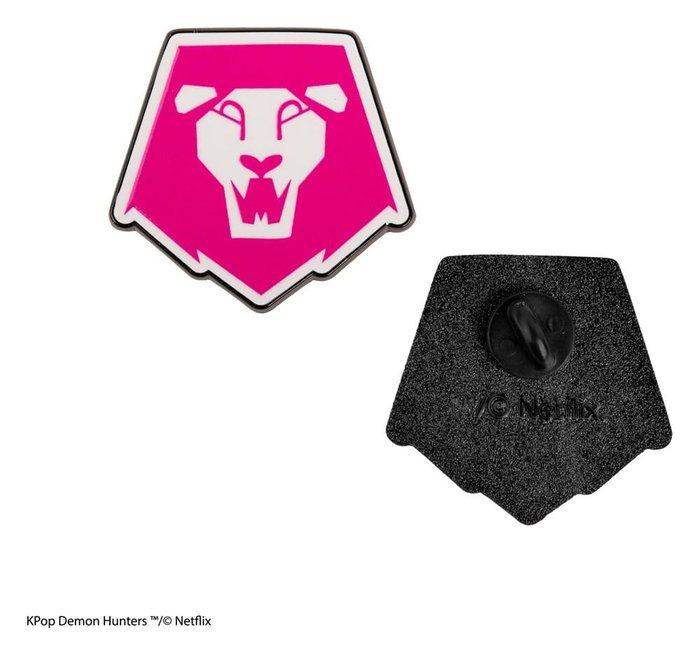 Cinereplicas Pin Saja Boys logo Las guerreras K-pop