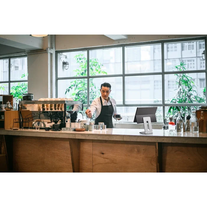 Kensington K58277WW Soporte Elevador Ergonómico para Microsoft Surface Pro y Go - Plegable, con Gestión de Cables - Diseñado para Surface Pro 7/8/9/10 y Go 2/3/4 - Color Platino