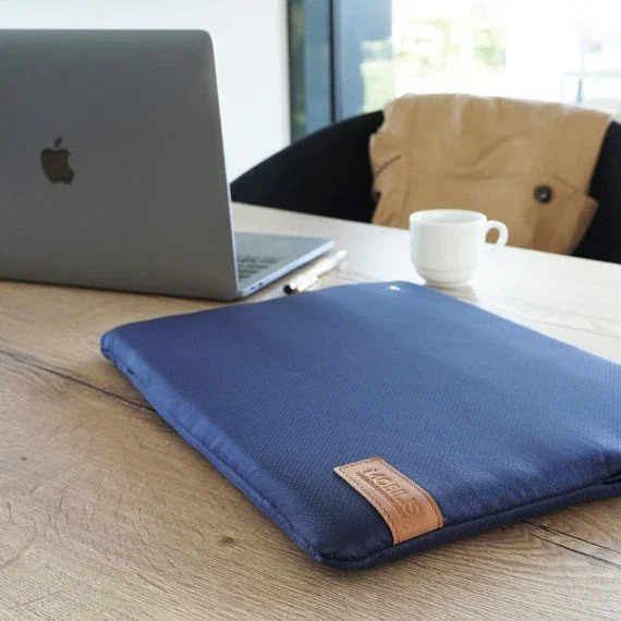 Mobilis 069001 Funda para MacBook Pro 13 y MacBook Pro 14 de 14" (35,6 cm) - Azul - Nylon - Resistente a Golpes y Rayones