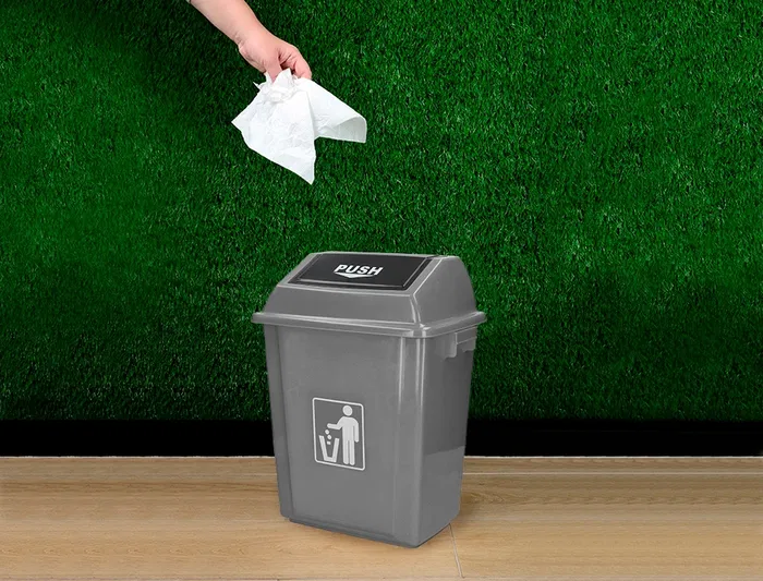 Q-connect Papelera Contenedor Plástico con Tapa de Balancín, 20 Litros, Gris, 340x240x450 mm