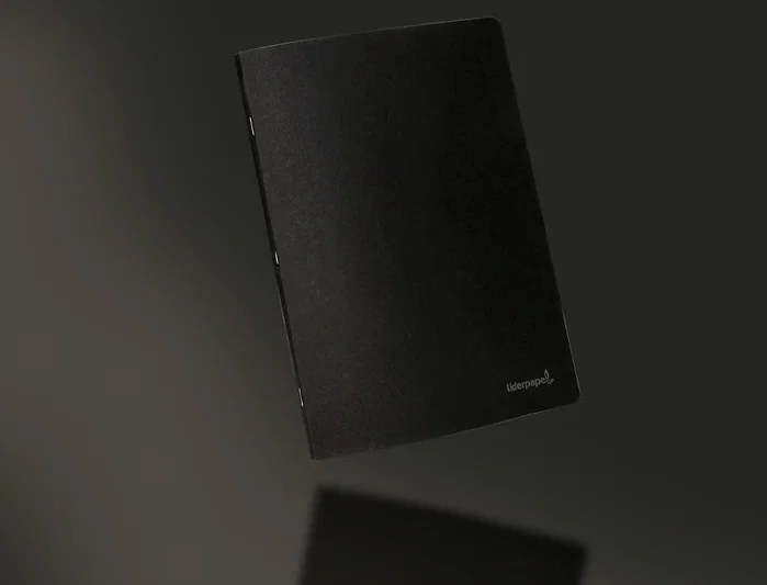 Liderpapel Libreta tapa negra A4 80 hojas cuadro 5mm con doble margen