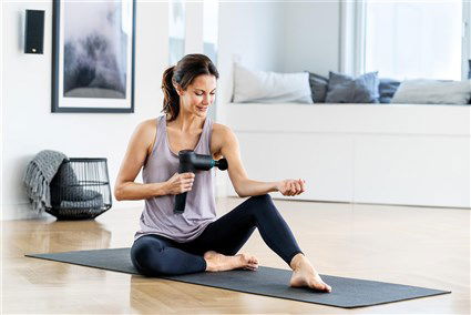 Beurer MG-185 Pistola de Masaje Muscular, 9 Niveles de Intensidad, 3000 Impulsos/Minuto, Mango Ergonómico, 5 Accesorios, Incluye Maletín