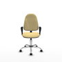 Silla de oficina Algarra con mecanismo Contacto permanente básico tapizada con Similpiel color Crema. Equipada con Base cromada, Brazos fijos y Ruedas de nailon 50 mm