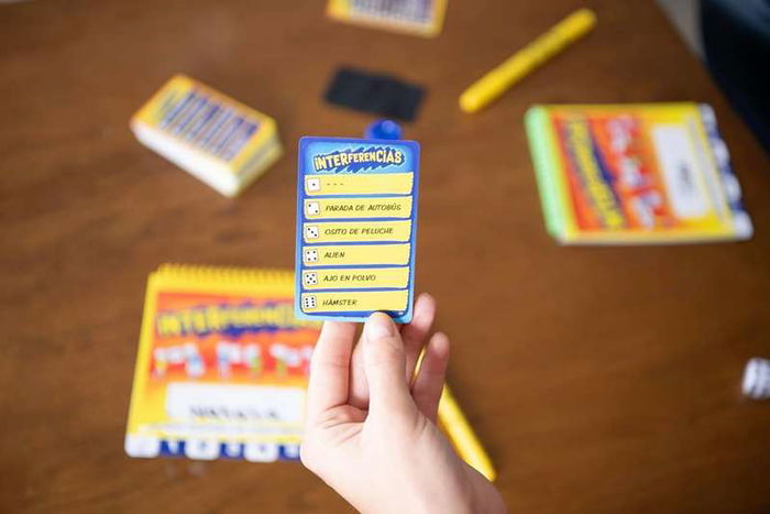 Bizak Juego Interferencias para Toda la Familia Basado en el Clásico Juego del Teléfono Loco