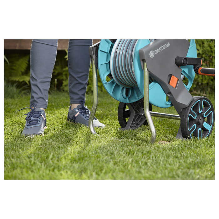 Gardena 18511-20 CleverRoll M Carrete Manual para Manguera hasta 60 m, Negro/Azul/Acero
