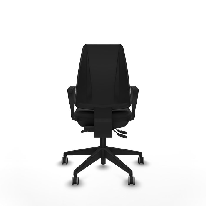 Silla de oficina Elche con mecanismo Asincro tapizada con Similpiel color Negro. Equipada con Base piramidal negra, Brazos fijos y Ruedas 65 mm parqué