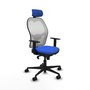 Silla de oficina Jorquera con mecanismo Sincro tapizada con Tela color Azul y malla color Blanco. Equipada con lumbar 1D, Brazos 1D, Cabecero 2D y Ruedas 65mm nailon
