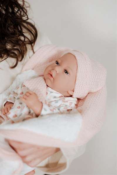 Muñecas Arias Elegance Andie - Muñeca de Peso 40 cm, Rosa con Manta, Juguete para Niños de 3 a 99 Años