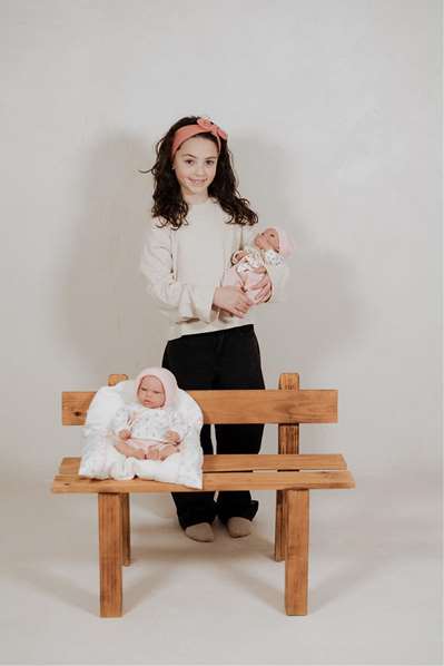 Muñecas Arias Elegance Andie - Muñeca de Peso 40 cm, Rosa con Manta, Juguete para Niños de 3 a 99 Años