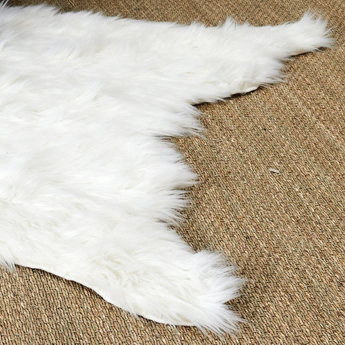 Home Deco Factory Alfombra Blanca 120x158 cm Imitación Piel Animal Poliéster Colección Natural