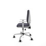 Silla de oficina Elche con mecanismo Asincro tapizada con Tela color Gris oscuro. Equipada con Base cromada, Reposabrazos blancos y Ruedas 65 mm parqué