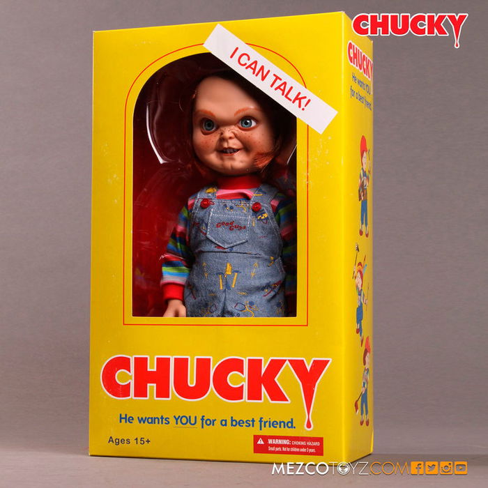 MEZCO TOYZ Muñeco Chucky El Muñeco Diabólico con Sonido y Frases, Figura de Acción de 38cm en PVC con Ropa Real y 7 Puntos de Articulación