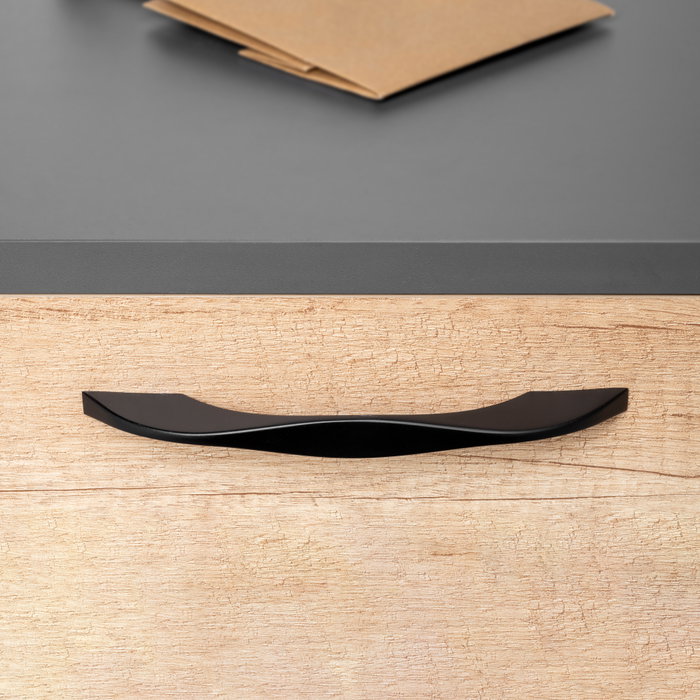 Emuca Lote de 8 tiradores para mueble Varna, L181mm, intereje 160mm, Zamak, Pintado negro Emuca Lote de 8 tiradores para mueble Varna, L181mm, intereje 160mm, Zamak, Pintado negro