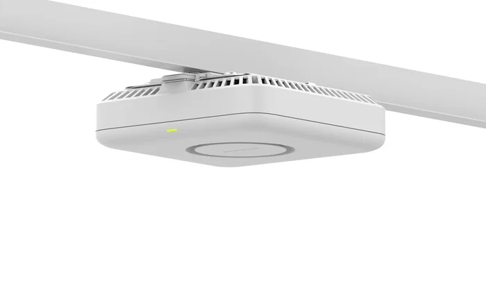 NETGEAR WBE750 Point of Access - Punto de Acceso WiFi 7 Tribanda (2.4/5/6 GHz), 11530 Mbps, 10G, PoE+, Gestión Insight, Color Blanco