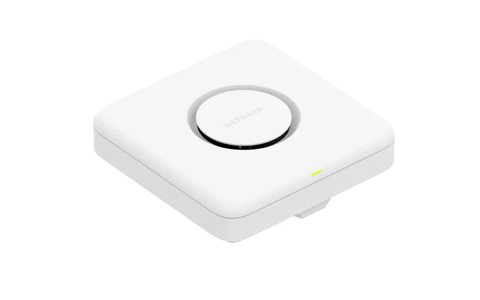 NETGEAR WBE750 Point of Access - Punto de Acceso WiFi 7 Tribanda (2.4/5/6 GHz), 11530 Mbps, 10G, PoE+, Gestión Insight, Color Blanco