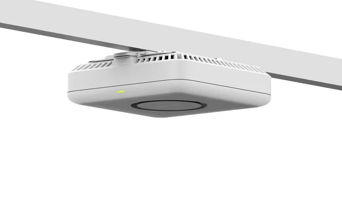 NETGEAR WBE750 Point of Access - Punto de Acceso WiFi 7 Tribanda (2.4/5/6 GHz), 11530 Mbps, 10G, PoE+, Gestión Insight, Color Blanco