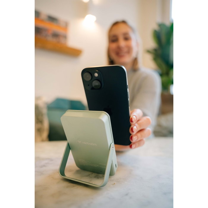 Verbatim Power Bank con Base Mag. Wireless 10000mAh Verde 32259 Verbatim Power Bank con Base Mag. Wireless 10000mAh Verde 32259
