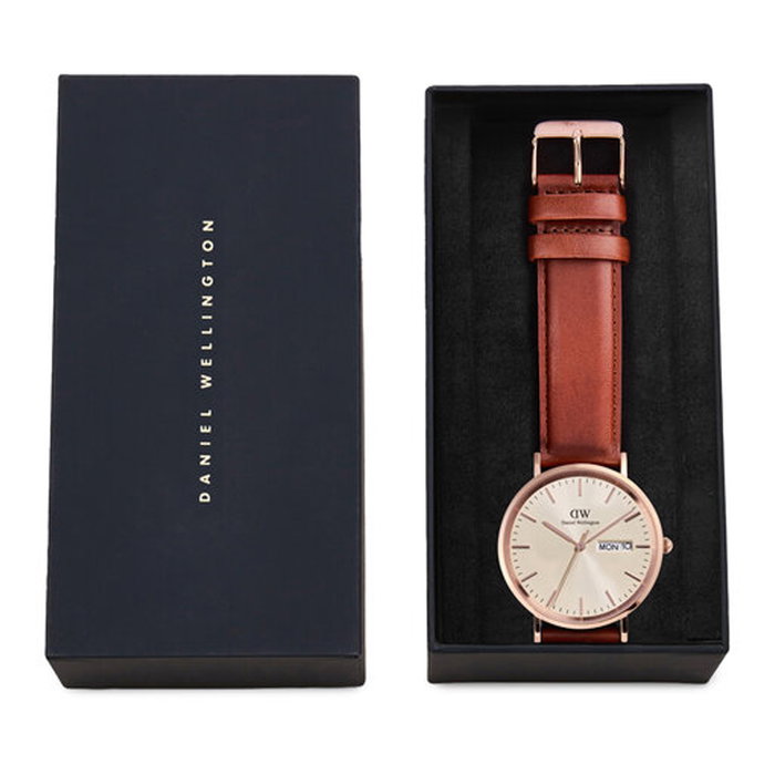 Daniel Wellington DW00100829 con correa de cuero marrón y caja dorada