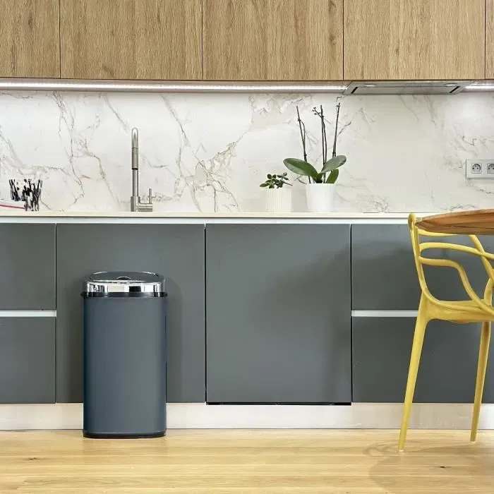 Kitchen Move Papelera de Cocina Automática con Sensor - 42 L - 32x25x64 cm - Gris Kitchen Move Papelera de Cocina Automática con Sensor - 42 L - 32x25x64 cm - Gris