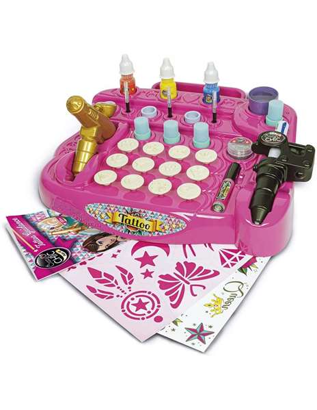 Clementoni Juego Tatuajes Estudio, Bolígrafo Especial, 45,1x31,1x7cm, Modelos Surtidos, Edad Recomendada 6 Años