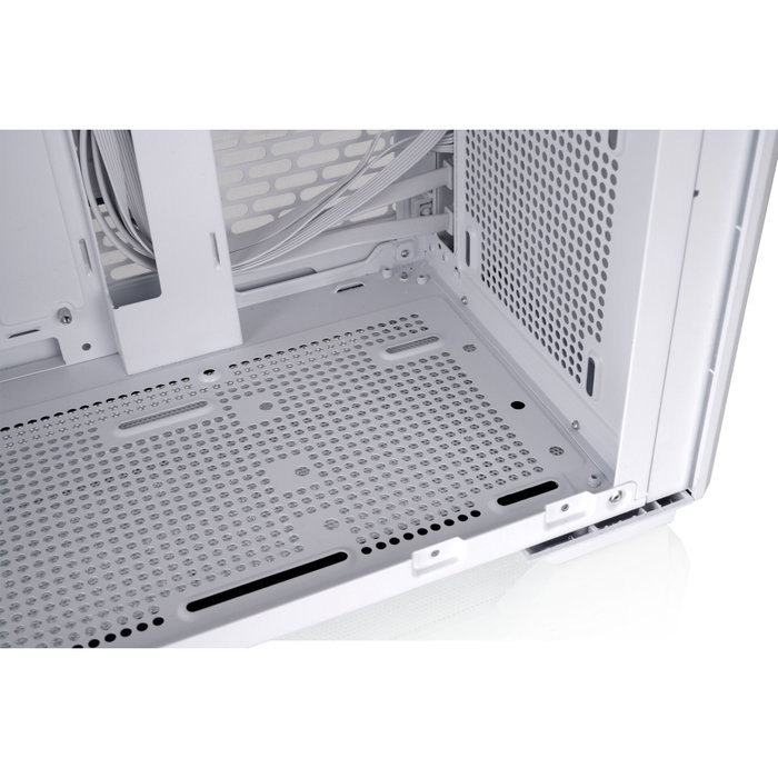 Thermaltake TR300 TG Snow White Mid Tower
