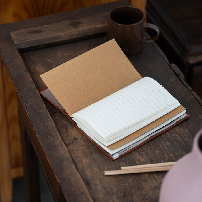 ERIK Cuaderno de Viaje Real Madrid 19,5x12cm con 2 Cuadernillos Reemplazables, Bullet y Líneas, Bolsillo y Cierre Elástico