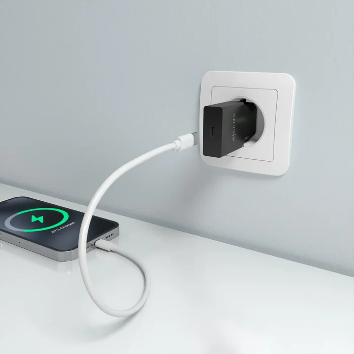 AISENS Cargador GaN Ultra Delgado 30W 1xUSB-C Negro A110-1004 AISENS Cargador GaN Ultra Delgado 30W 1xUSB-C Negro A110-1004