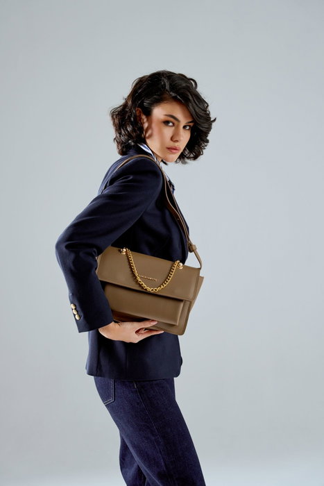 Vince Camuto Sorrento Bolso Bandolera Piel Sintética Dark Mink 27x20x9 cm Vince Camuto Sorrento Bolso Bandolera Piel Sintética Dark Mink 27x20x9 cm