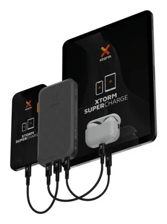 Xtorm FS5101U Batería Externa Power Bank Negro 10000 mAh, Carga Rápida Quick Charge 3.0 hasta 20W, 2x USB-C + 1x USB-A, Pantalla LCD