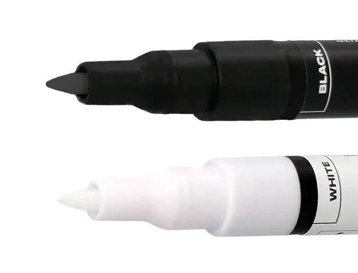 Liderpapel Rotuladores Acrylic Base Agua Todo Tipo de Superficie Punta Fina 0,7 mm Caja de 4 Perfiladores Blanco y Negro